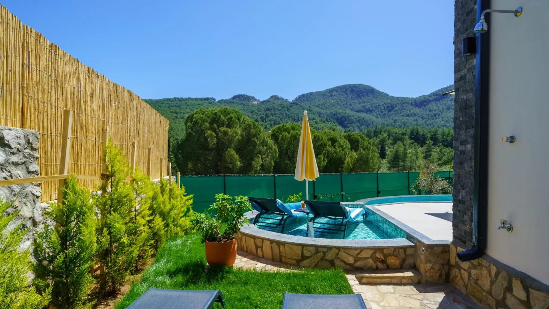 Loop House - Luxury Villa With Pool In Yesiluezuemlue Fethiye